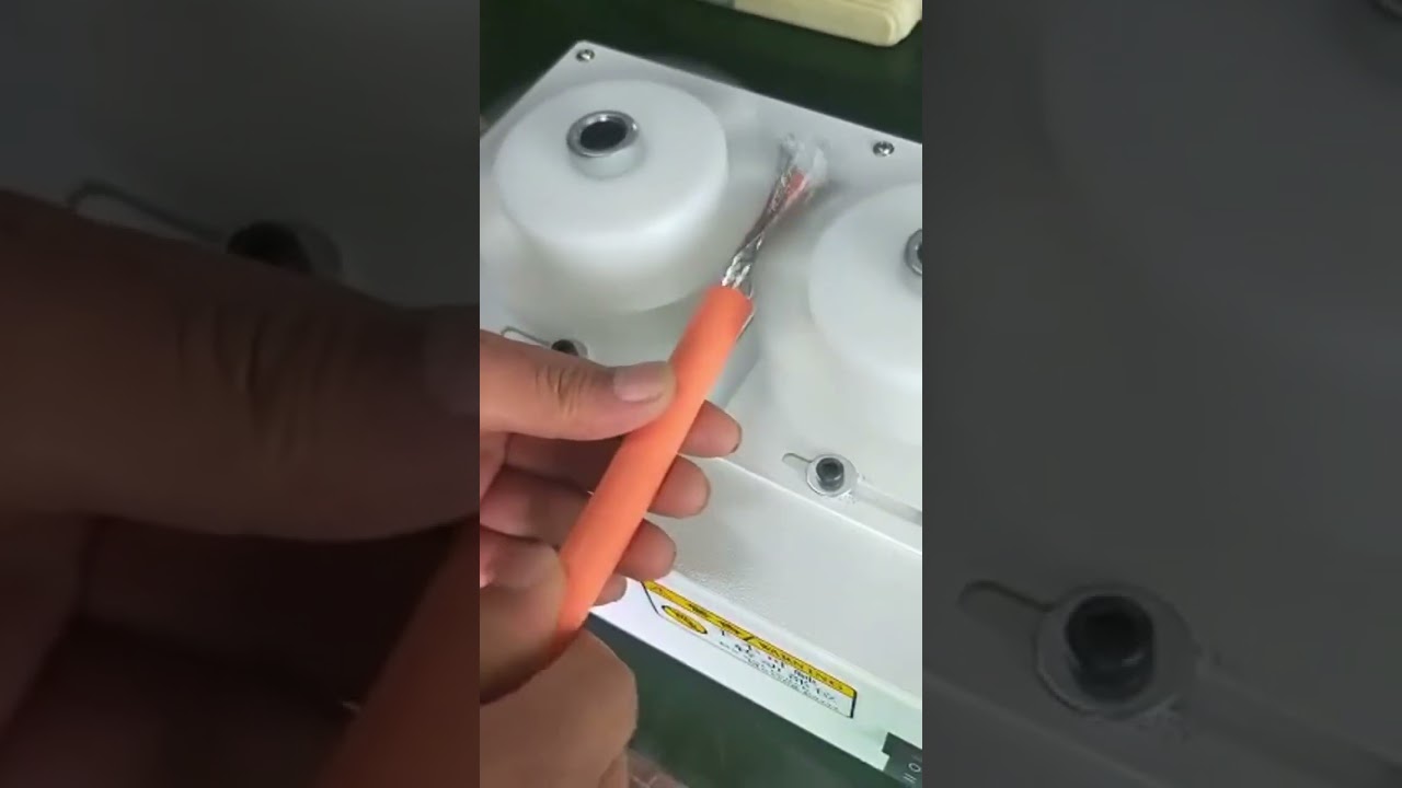 Shielding Mesh Spreading Machine for Brushing Open Wire Shielding Layer